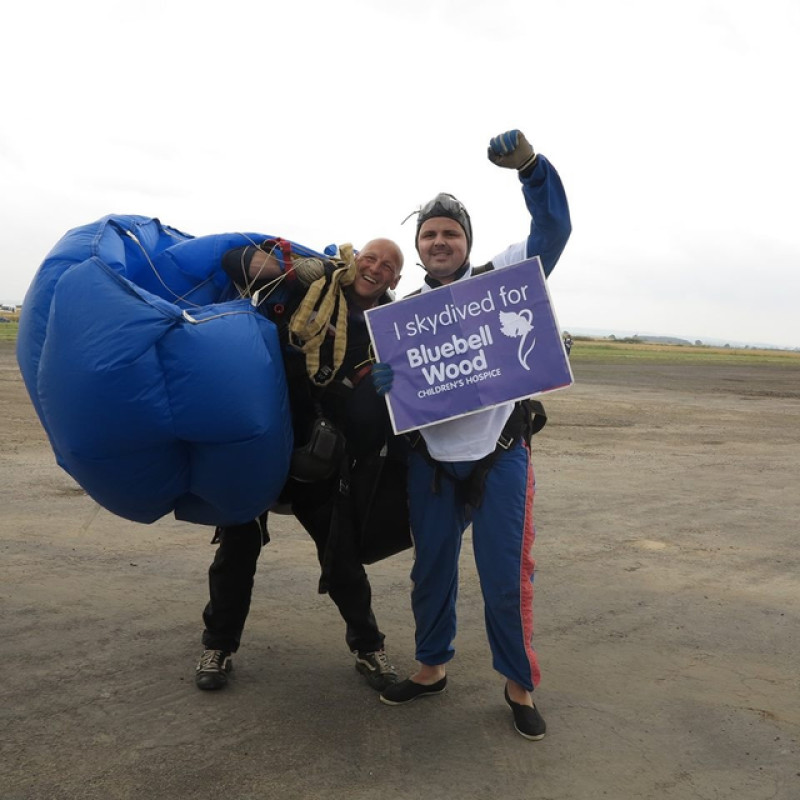 Main image for Darryl completes charity sky dive
