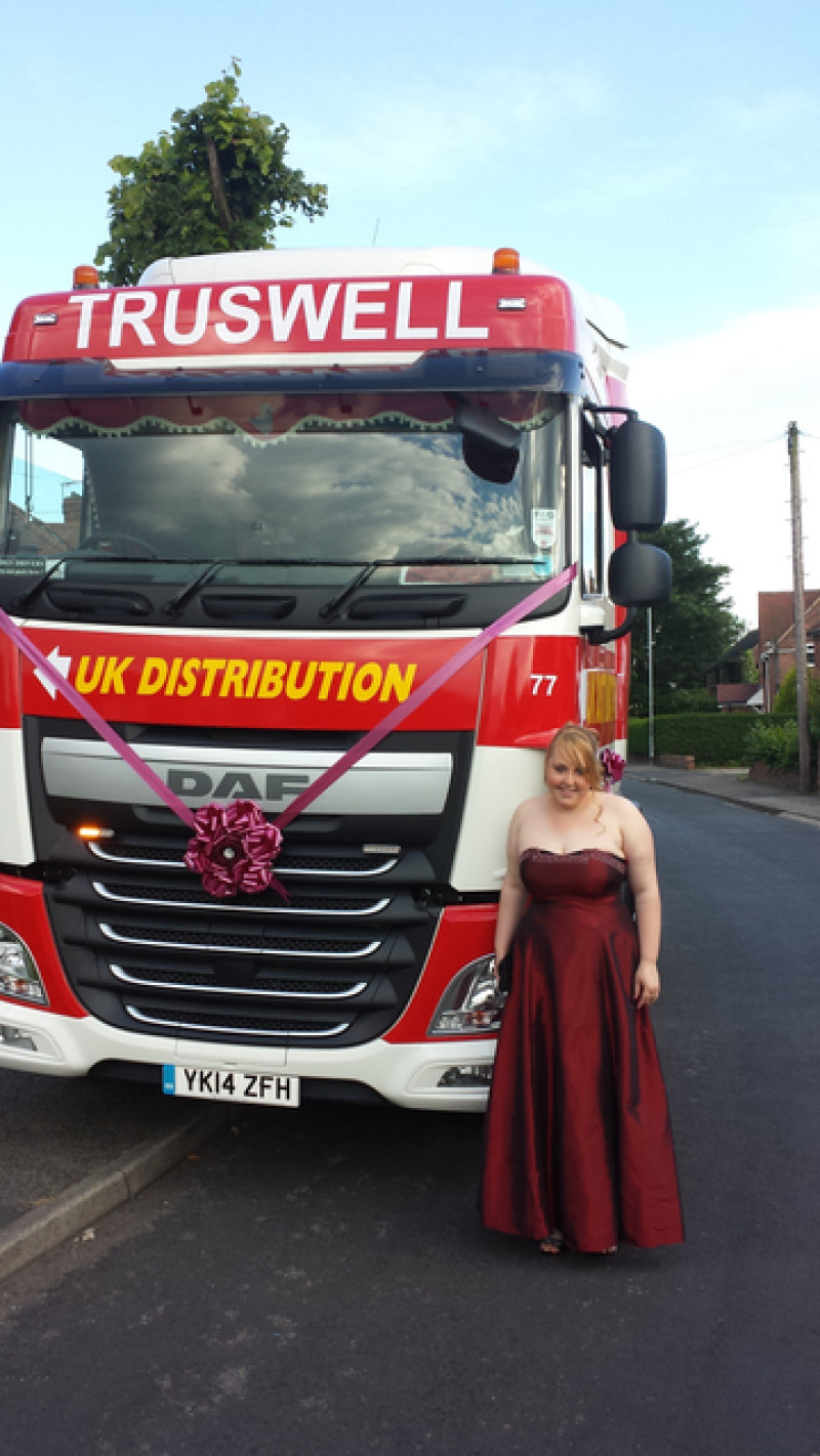 Main image for Girl's unusual prom transport