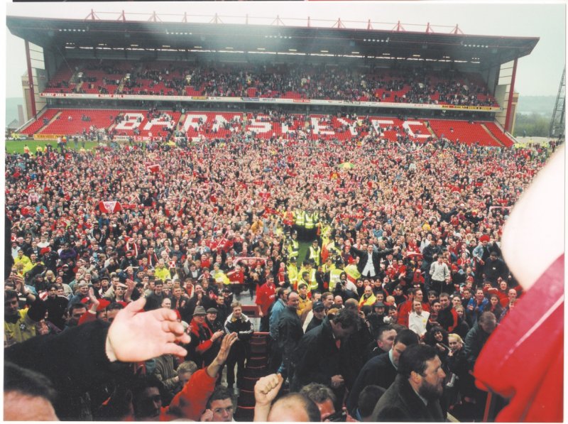Main image for Barnsley's 1997 promotion heroes hope for repeat