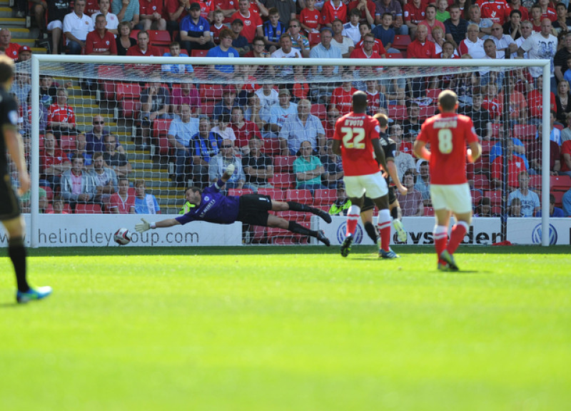 Main image for Steele saves Reds after shoot-out thriller
