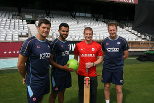 Main image for Cricket stars to face Hassell, Perkins and Steele