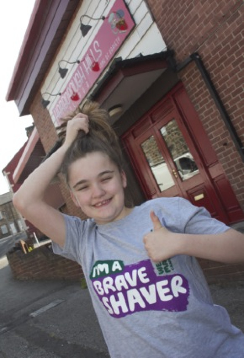Main image for Schoolgirl to shave hair in memory of aunty