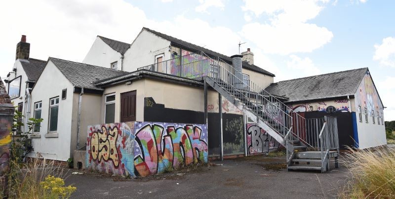 Main image for Derelict pub catches fire