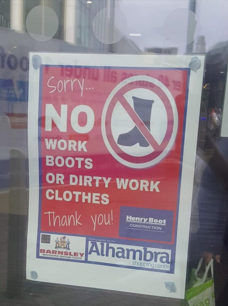 Main image for Sign removed from shopping centre after online backlash