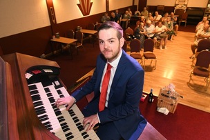 Main image for Top organist stops off for performance