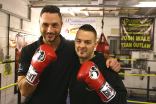 Main image for Pro boxer to offer free training sessions