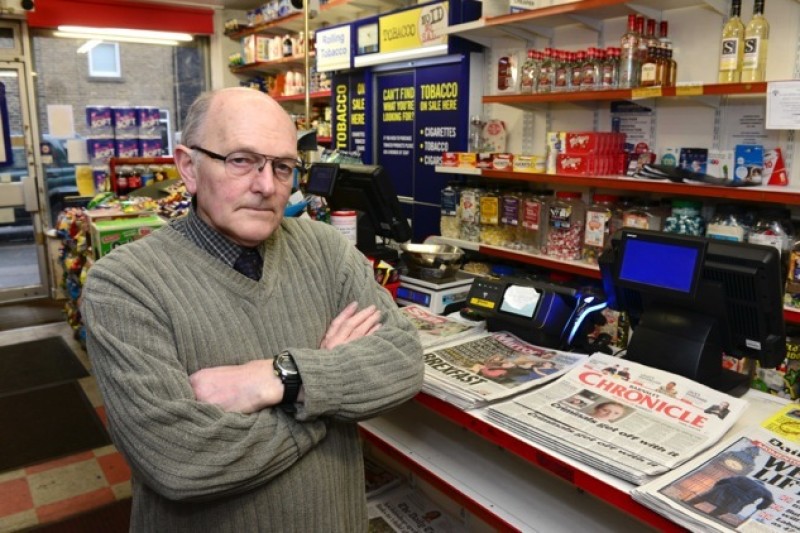 Main image for Shop owner tackles thieves