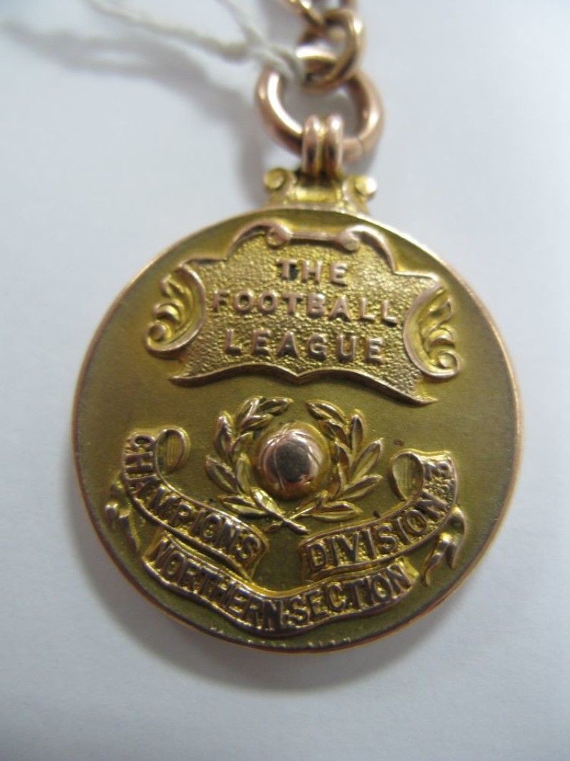 Main image for Medal goes under hammer for £1,550