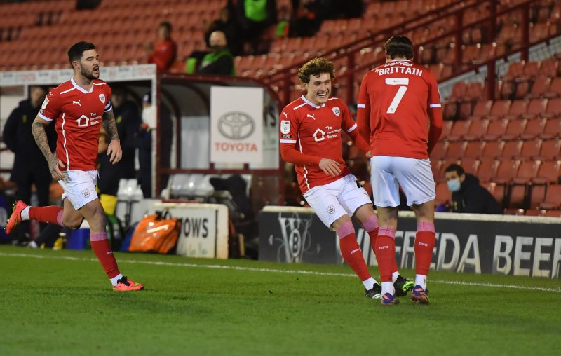 Main image for Dike seals win for in-form Barnsley after Styles' wonder strike