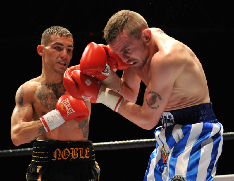 Main image for Boxer Lee squares up to cancer