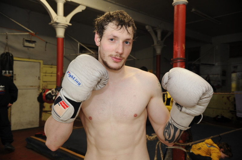 Main image for Lee aims to shock ‘cocky’ favourite at O2 Arena in front of Sky cameras