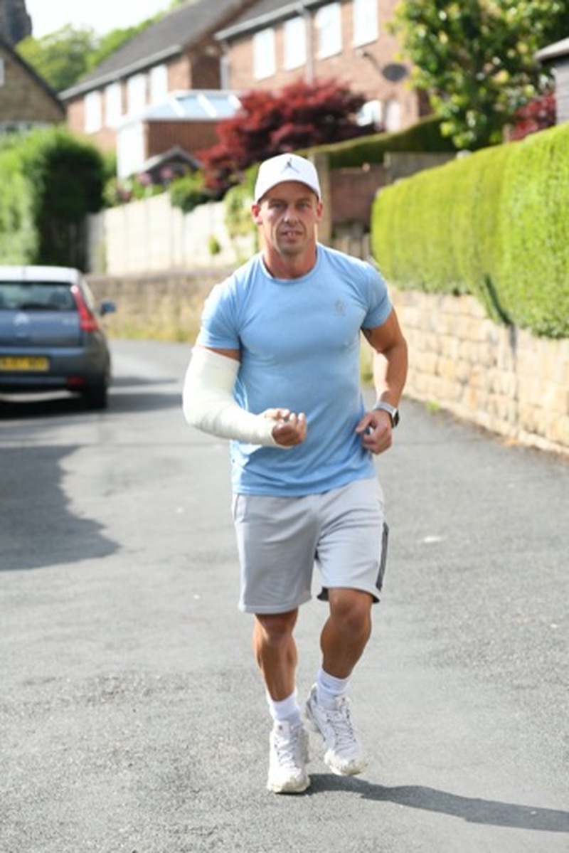 Main image for Heart attack not stopping half-marathon man Paul