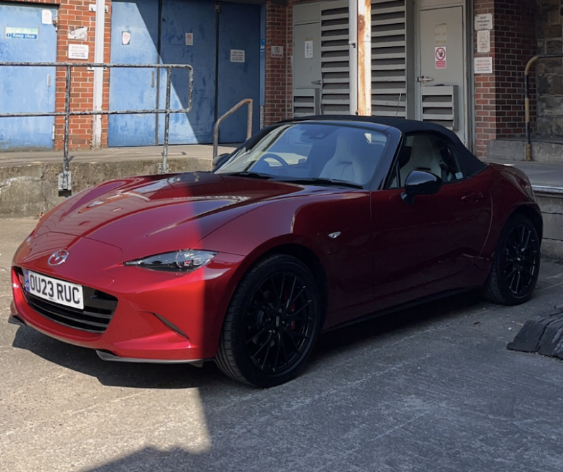 Main image for Dazzling MX-5 is a simple masterpiece