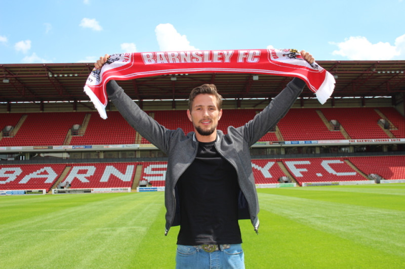 Main image for Hourihane becomes third Reds signing
