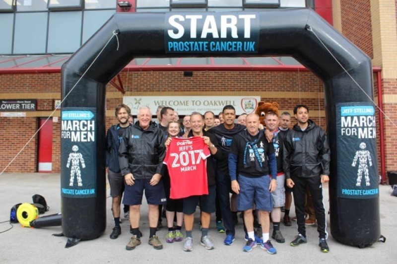 Main image for Jeff Stelling passes through Barnsley on charity walk