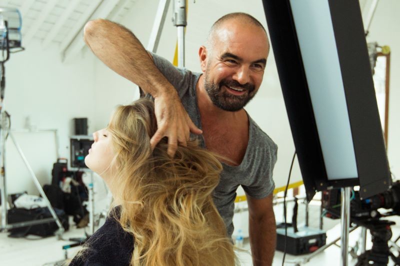 Main image for Celebrity hairdresser goes back to his roots...