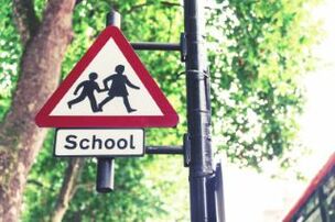 Main image for Motorists continue to irk parents outside school gates