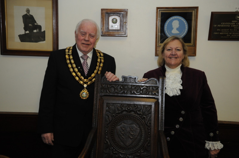 Main image for High sheriff visits town council