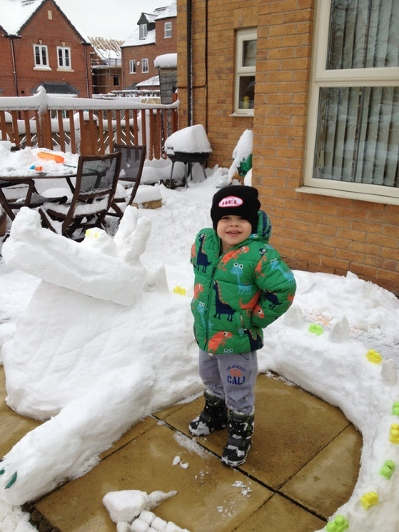 Main image for Heavy snow causes disruption across Barnsley