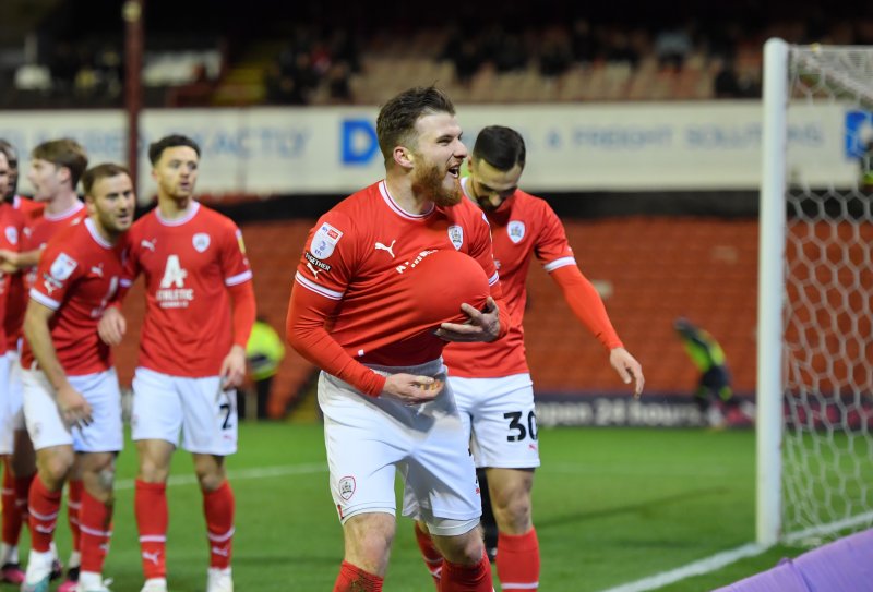 Main image for Cadden dedicates fine first  Oakwell goal to baby son