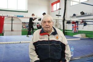 Main image for Tributes paid to boxing veteran