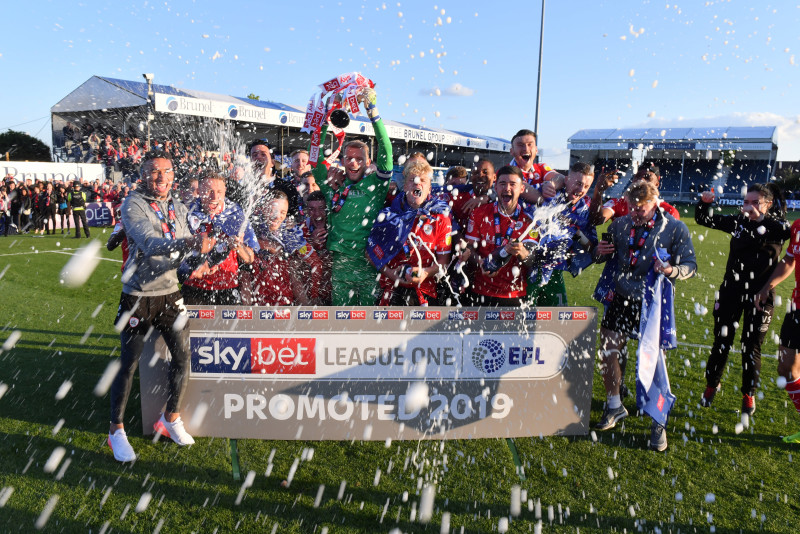 Main image for Reds beaten but enjoy promotion party in Bristol