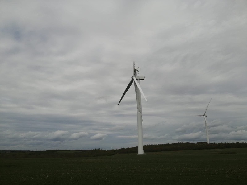 Main image for Confusion over damaged turbine’s repair plan