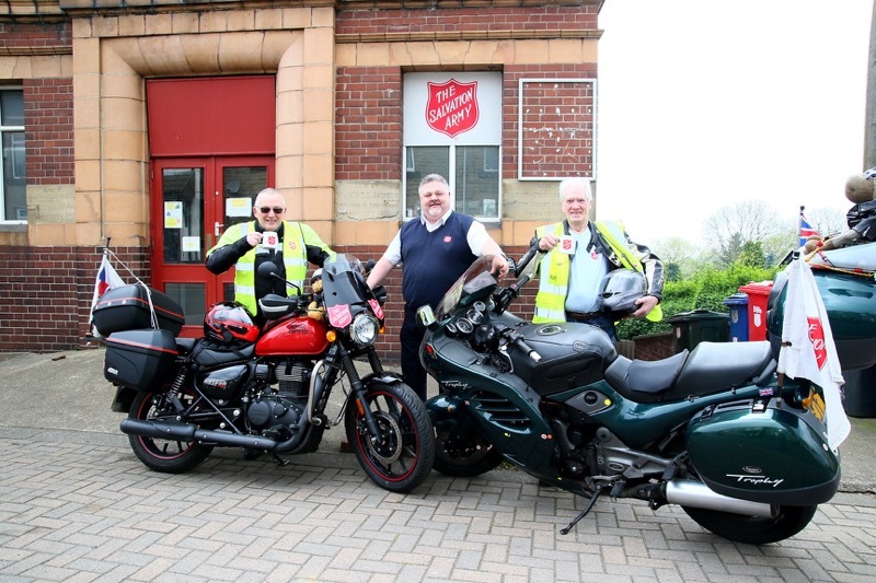 MAMOTH CHARITY RIDE: Bob Woodcock and Melvin Thomas, with Capt Terry Hendy of the Salvation Army. Picture Shaun Colborn PD093117