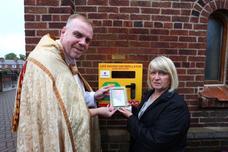 Main image for Jayne’s defibrillator campaign in memory of husband Phil