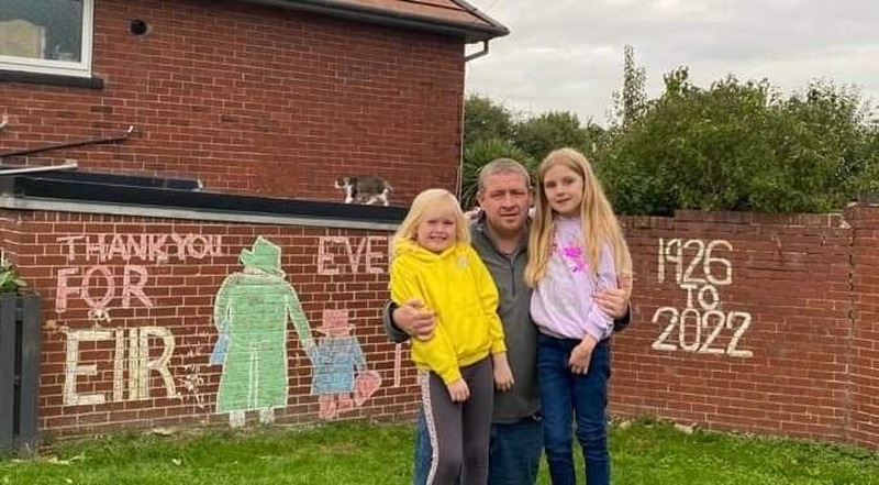 Main image for Family’s chalk artwork pays tribute to Queen